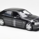 Mercedes C-Class W202 C36 AMG Negro Metálico UT Models 1:18 - image 4 of 6