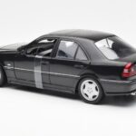 Mercedes C-Class W202 C36 AMG Negro Metálico UT Models 1:18 - image 5 of 6