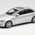 Mercedes C-Class W204 Avantgarde Plata AUTOart 1:18 B66962368