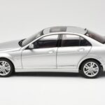 Mercedes C-Class W204 Avantgarde Plata AUTOart 1:18 B66962368 - image 4 of 8