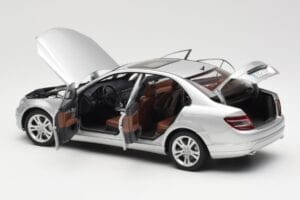 Mercedes C-Class W204 Avantgarde Plata AUTOart 1:18 B66962368 Metal - imagen 5 de 8