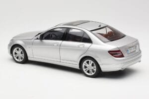 Mercedes C-Class W204 Avantgarde Plata AUTOart 1:18 B66962368 Metal - imagen 7 de 8
