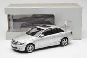 Mercedes C-Class W204 Avantgarde Plata AUTOart 1:18 B66962368 Metal - imagen 8 de 8