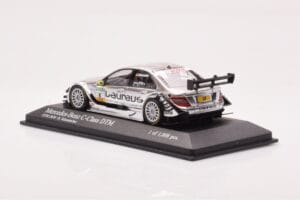 Mercedes C-Class W204 DTM Team AMG Mercedes #8 R. Schumacher DTM 2010 Minichamps 1:43 400103908 Metal - imagen 3 de 4