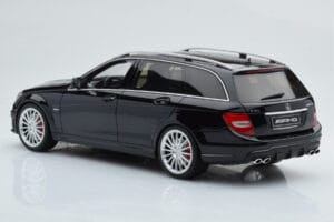 Mercedes C63 AMG S204 T-Model Negro GT Spirit 1:18 GT760 Resina - imagen 5 de 6