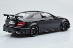 Mercedes C63 AMG W204 Black Series Negro GT Spirit 1:18 ZM019 Resina - imagen 2 de 7