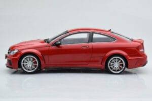 Mercedes C63 AMG W204 Black Series Rojo GT Spirit 1:18 GT065 Resina - imagen 3 de 6