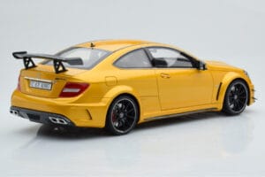 Mercedes C63 AMG W204 Black Series Oro GT Spirit 1:18 GT034 Resina - imagen 2 de 6