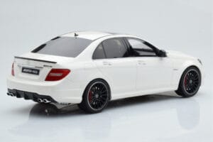 Mercedes C63 AMG W204 Blanco GT Spirit 1:18 GT166 Resina - imagen 2 de 6