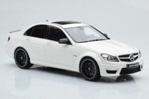 Mercedes C63 AMG W204 Blanco GT Spirit 1:18 GT166 Resina - imagen 4 de 6