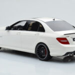 Mercedes C63 AMG W204 Blanco GT Spirit 1:18 - image 5 of 6