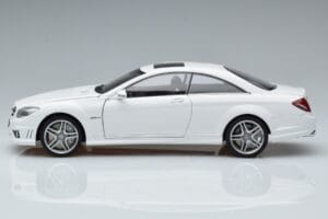 Mercedes CL63 AMG C216 Blanco AUTOart 1:18 76167 Metal - imagen 3 de 6