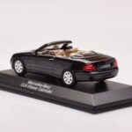 Mercedes CLK A209 Cabriolet Obsidian Negro Metálico Minichamps 1:43 - image 3 of 4
