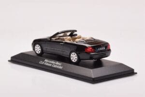 Mercedes CLK A209 Cabriolet Obsidian Negro Metálico Minichamps 1:43 B66961966 Metal - imagen 3 de 4