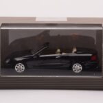 Mercedes CLK A209 Cabriolet Obsidian Negro Metálico Minichamps 1:43 - image 4 of 4