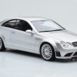 Mercedes CLK63 AMG C209 Coupé Plata Otto 1:18 - image 4 of 6