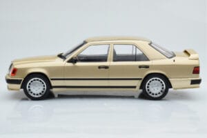 Mercedes E-Class W124 Tuning Beige MCG 1:18 MCG18342 Metal - imagen 3 de 6
