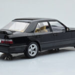 Mercedes E-Class W124 Tuning Negro MCG 1:18 - image 2 of 6
