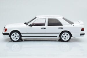 Mercedes E-Class W124 Tuning Blanco MCG 1:18 MCG18343 Metal - imagen 3 de 6