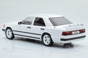 Mercedes E-Class W124 Tuning Blanco MCG 1:18 MCG18343 Metal - imagen 5 de 6