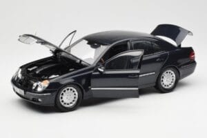 Mercedes E-Class W211 Azul Metalizado Kyosho 1:18 B66962147 Metal - imagen 2 de 8