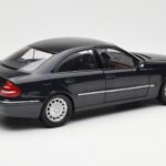 Mercedes E-Class W211 Azul Metalizado Kyosho 1:18 B66962147 - image 3 of 8