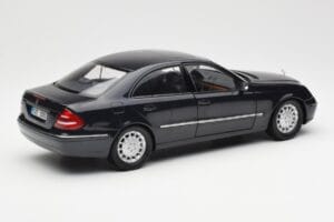 Mercedes E-Class W211 Azul Metalizado Kyosho 1:18 B66962147 Metal - imagen 3 de 8