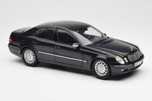 Mercedes E-Class W211 Azul Metalizado Kyosho 1:18 B66962147 Metal - imagen 6 de 8