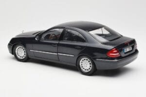 Mercedes E-Class W211 Azul Metalizado Kyosho 1:18 B66962147 Metal - imagen 7 de 8