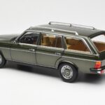 Mercedes 230T W123 T-Model Verde Metalizado Norev 1:18 183730 - image 7 of 8