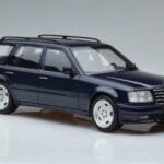 Mercedes E36 AMG S124 Azul Otto 1:18 OT753 Resina - image 4 of 6