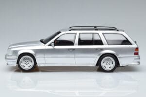 Mercedes E36 AMG S124 Plata Otto 1:18 OT889 Resina - imagen 3 de 6
