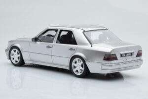 Mercedes E500 W124 Plata Otto 1:18 OT623 Resina - imagen 5 de 6