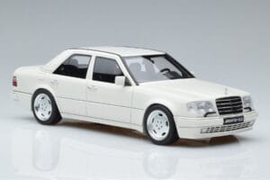 Mercedes E60 AMG W124 Blanco Otto 1:18 B66040640 Resina - imagen 4 de 6