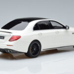 Mercedes AMG E63 S W213 Blanco GT Spirit 1:18 - image 2 of 6
