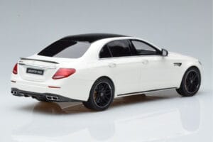 Mercedes AMG E63 S W213 Blanco GT Spirit 1:18 B66965711 Resina - imagen 2 de 6