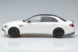 Mercedes AMG E63 S W213 Blanco GT Spirit 1:18 B66965711 Resina - imagen 3 de 6