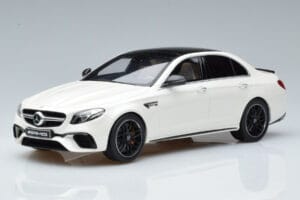 Mercedes AMG E63 S W213 Blanco GT Spirit 1:18 B66965711