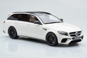 Mercedes AMG E63 S S213 T-Model Blanco GT Spirit 1:18 GT795 Resina - imagen 4 de 6