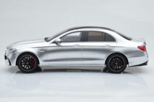 Mercedes AMG E63 S W213 Plata GT Spirit 1:18 GT230 Resina - imagen 3 de 6