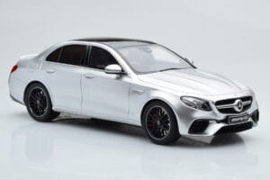 Mercedes AMG E63 S W213 Plata GT Spirit 1:18 GT230 Resina - imagen 4 de 6