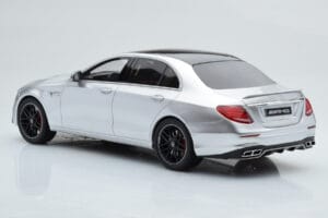 Mercedes AMG E63 S W213 Plata GT Spirit 1:18 GT230 Resina - imagen 5 de 6