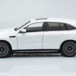 Mercedes EQC 400 Diamond Blanco NZG 1:18 - image 4 of 8