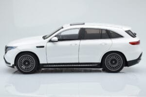 Mercedes EQC 400 Diamond Blanco NZG 1:18 B66963756 Metal - imagen 4 de 8