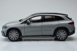 Mercedes EQE SUV X294 AMG Line Alpine Gris NZG 1:18 B66960837 Metal - imagen 4 de 8