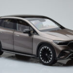 Mercedes EQE SUV X294 AMG Line Velvet Marrón NZG 1:18 - image 6 of 8