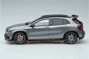 Mercedes AMG GLA 45 X156 Edición Concesionario GT Spirit 1:18 B66960467 Resina - imagen 3 de 6