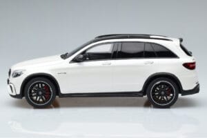 Mercedes GLC 63 AMG X253 Blanco GT Spirit 1:18 B66965713 Resina - imagen 3 de 6