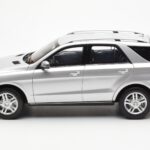 Mercedes M-Class W166 Iridium Plata Metalizado Minichamps 1:18 B66960064 - image 4 of 8