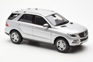 Mercedes M-Class W166 Iridium Plata Metalizado Minichamps 1:18 B66960064 Metal - imagen 6 de 8